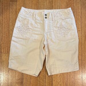 Cache Cream Eyelet Pocket Bermuda Shorts
